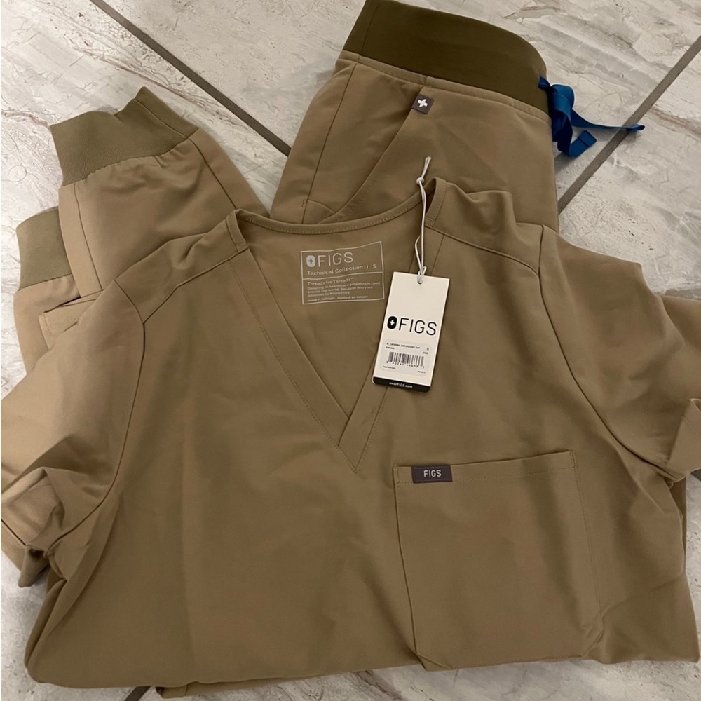 Figs scrubs